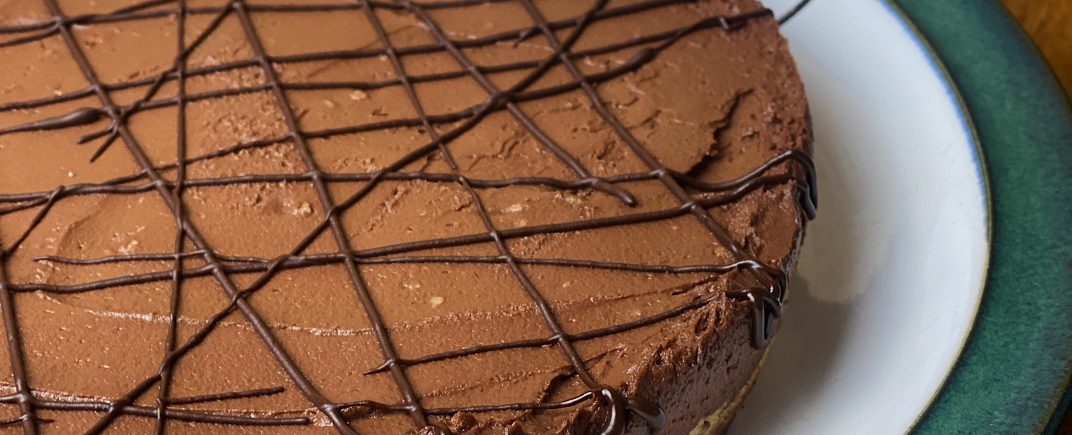 Chocolate cheesecake using natural cacao powder